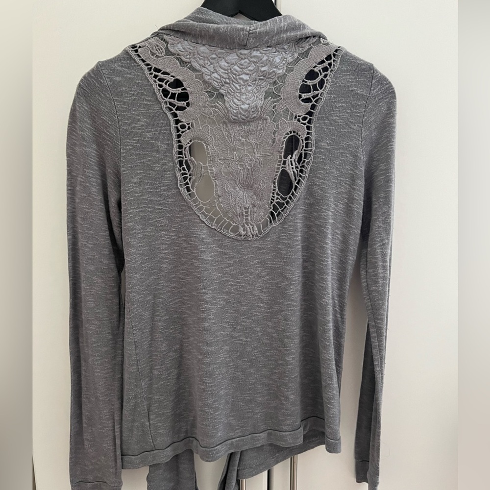 ❣️Silence + noise size xs cardigan sweater medium grey w detailed back